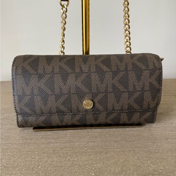 Michael Kors Jet Set Wallet with Adjustable/ Removable Strap in Classic Brown - Picture 3 of 7